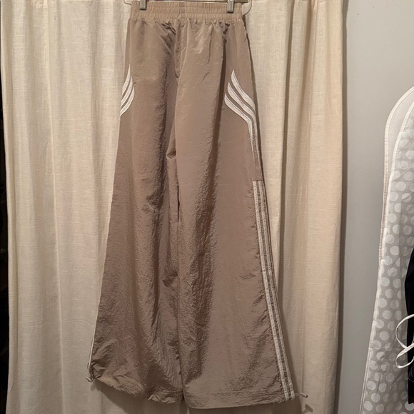 NWT Adidas Atlanta Beige Elastic Waist Pants - Picture 5 of 7